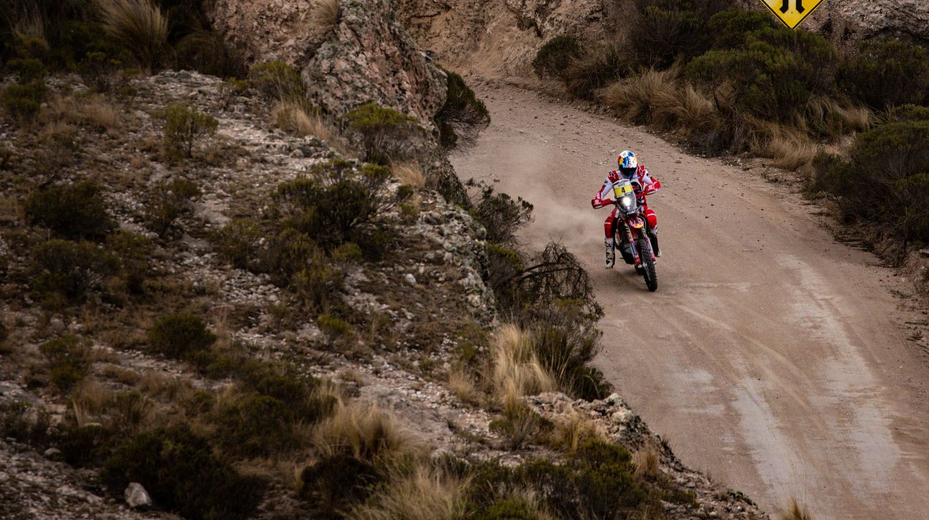 Dakar Rally Champions Price and Sunderland Switch to Cars for 2025